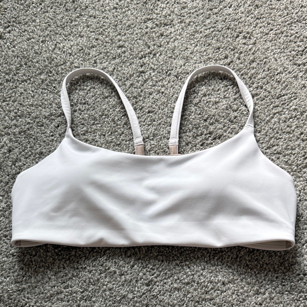 Lulu lemon white size 12 sports bra. Good as new.